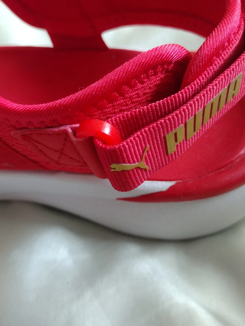 Puma Poppy Red Sz 9 New Adjustable Strap Sandals Sporty Design